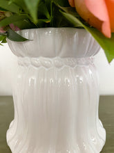 Load image into Gallery viewer, White Pleats and Bow Cachepot
